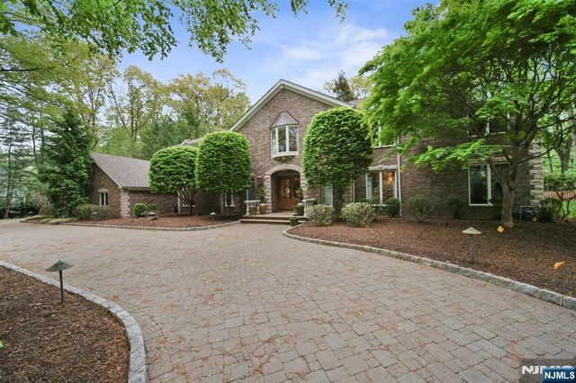 24 Country Club Way, Demarest, NJ 07627