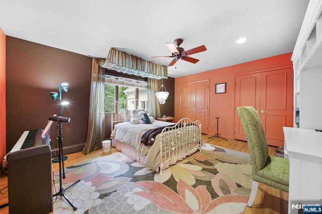 24 Country Club Way, Demarest, NJ 07627