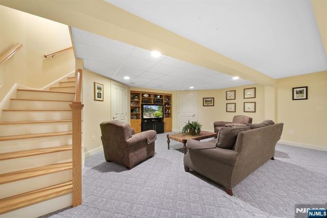 24 Country Club Way, Demarest, NJ 07627