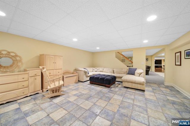24 Country Club Way, Demarest, NJ 07627