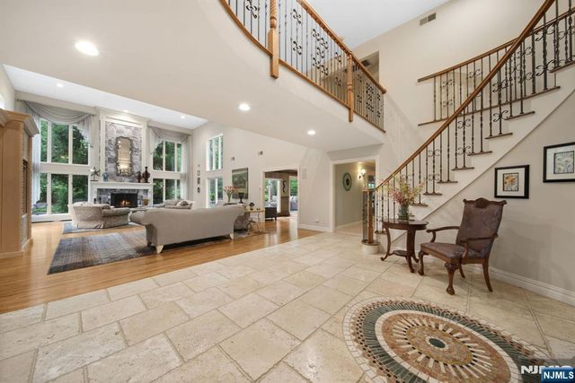 24 Country Club Way, Demarest, NJ 07627