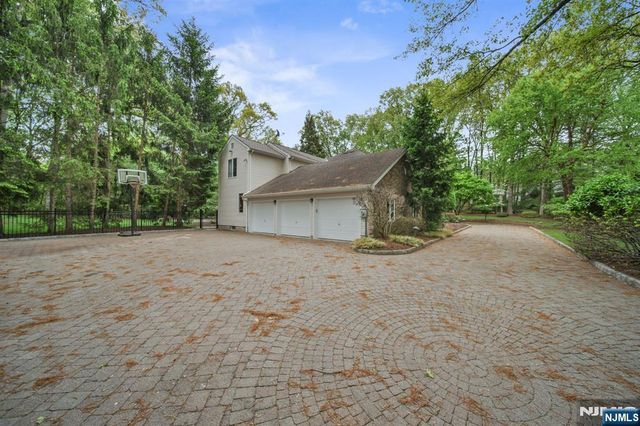 24 Country Club Way, Demarest, NJ 07627