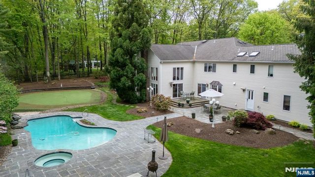 24 Country Club Way, Demarest, NJ 07627