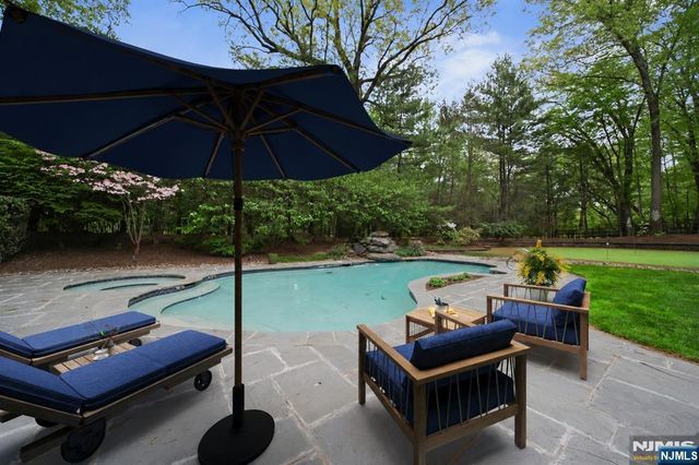 24 Country Club Way, Demarest, NJ 07627