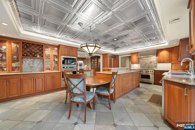 24 Country Club Way, Demarest, NJ 07627