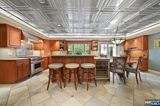 24 Country Club Way, Demarest, NJ 07627