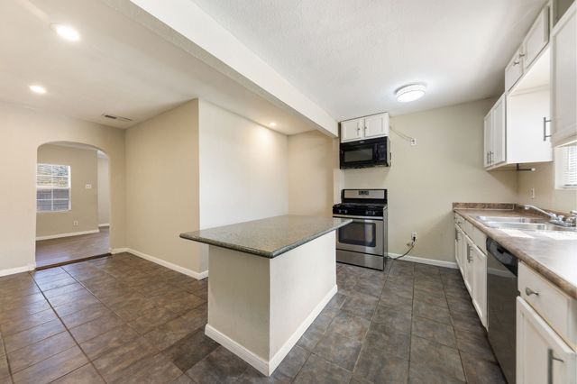 3432 Avenue C, Fort Worth, TX 76105