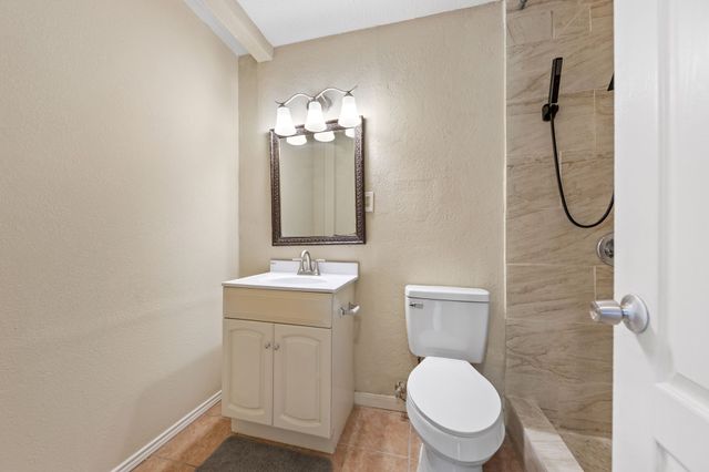 3432 Avenue C, Fort Worth, TX 76105