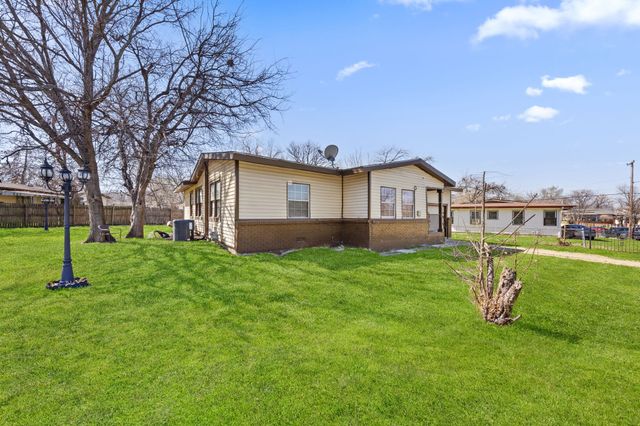 3432 Avenue C, Fort Worth, TX 76105