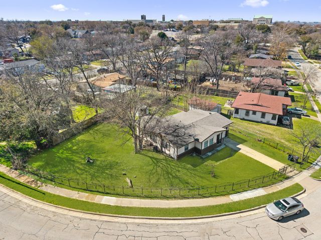 3432 Avenue C, Fort Worth, TX 76105