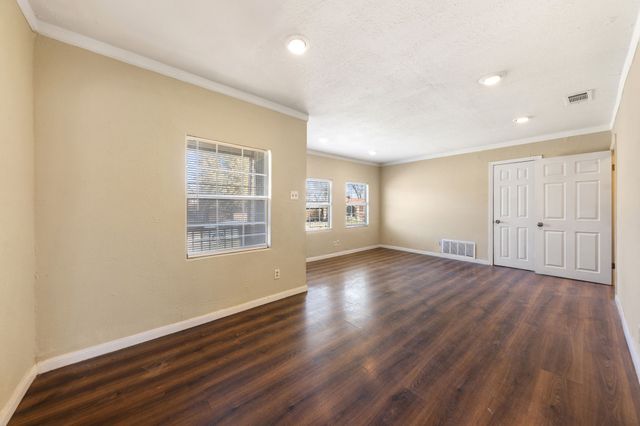 3432 Avenue C, Fort Worth, TX 76105