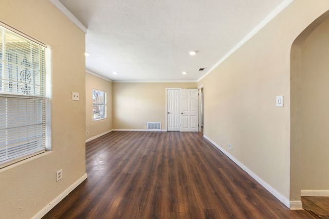 3432 Avenue C, Fort Worth, TX 76105