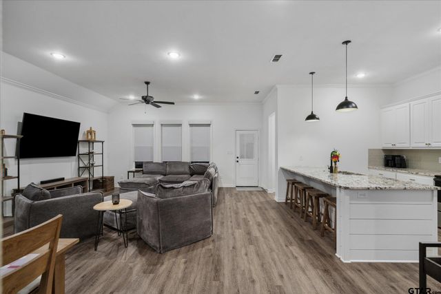 2736 Royal Village Way, Tyler, TX 75701