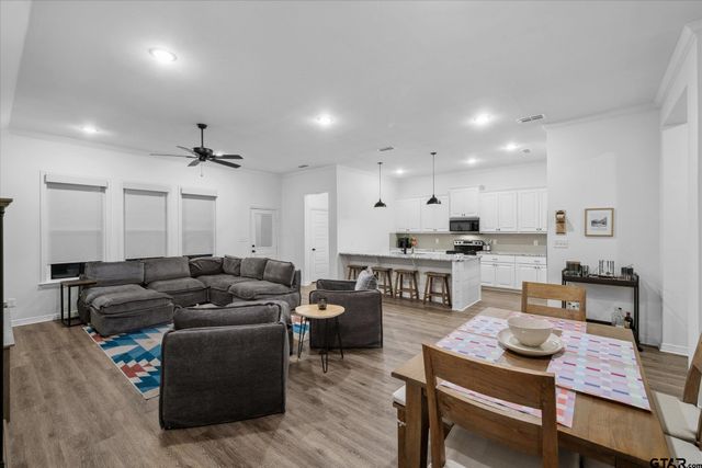 2736 Royal Village Way, Tyler, TX 75701