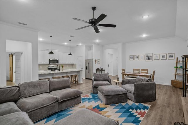 2736 Royal Village Way, Tyler, TX 75701