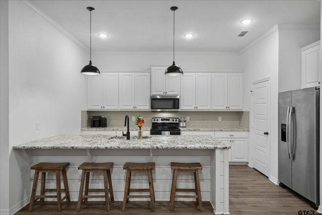 2736 Royal Village Way, Tyler, TX 75701