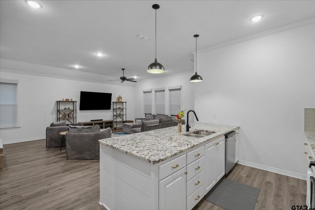 2736 Royal Village Way, Tyler, TX 75701