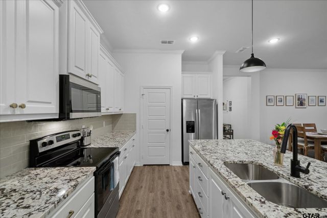 2736 Royal Village Way, Tyler, TX 75701