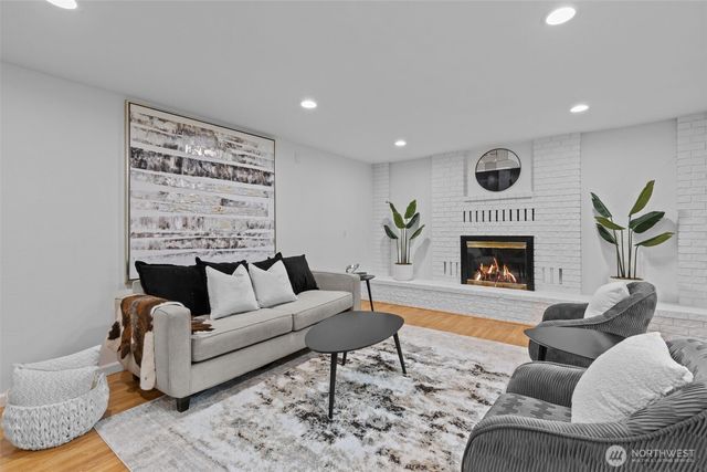 14138 150th Place SE, Renton, WA 98059