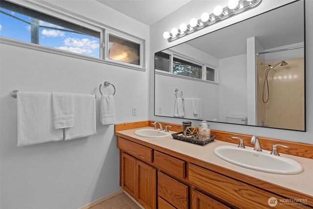 14138 150th Place SE, Renton, WA 98059