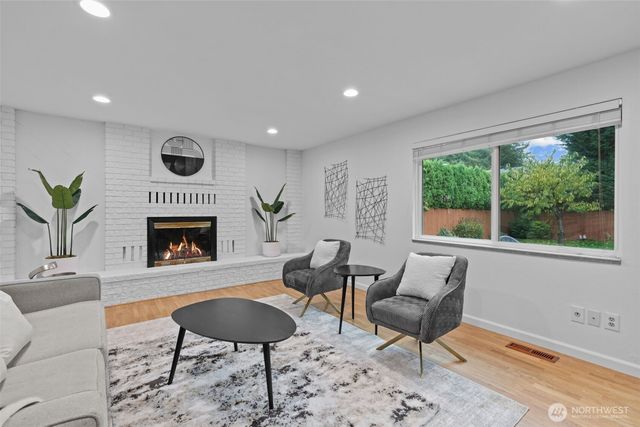 14138 150th Place SE, Renton, WA 98059