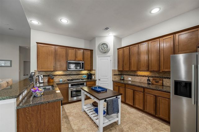 2054 Brookmont Drive, Conroe, TX 77301