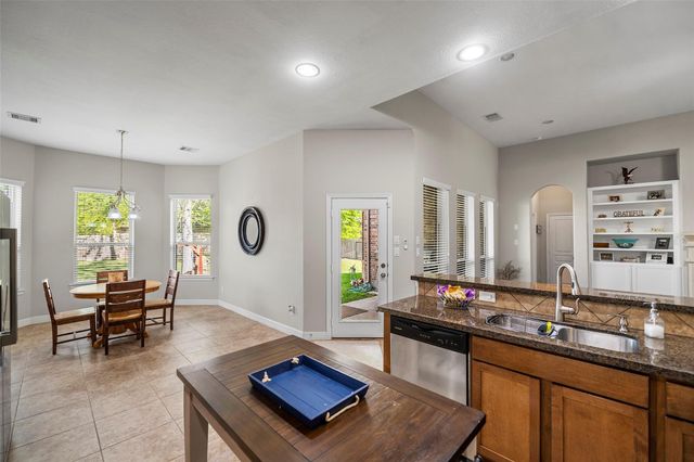 2054 Brookmont Drive, Conroe, TX 77301