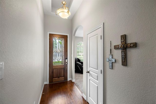 2054 Brookmont Drive, Conroe, TX 77301