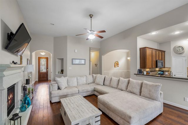 2054 Brookmont Drive, Conroe, TX 77301