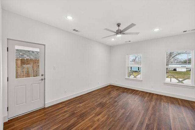 502 E Kimball Street 2, Mansfield, TX 76063