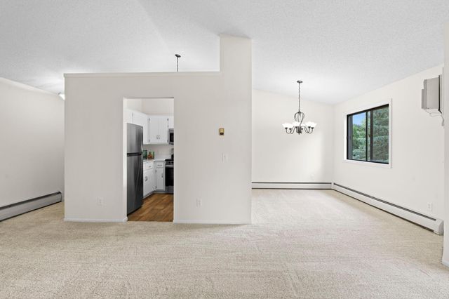 14855 Endicott Way 304, Apple Valley, MN 55124