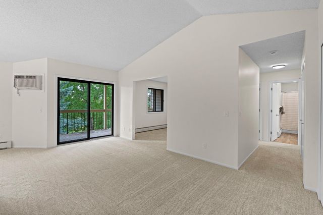 14855 Endicott Way 304, Apple Valley, MN 55124
