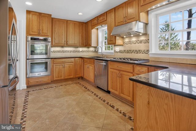 5405 RIDGEFIELD RD, Bethesda, MD 20816