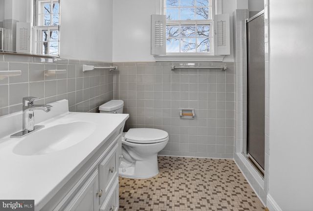 5405 RIDGEFIELD RD, Bethesda, MD 20816