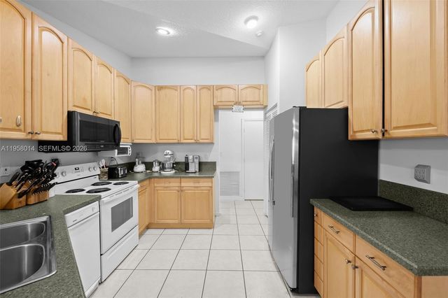 4201 SW 78th Dr, Davie, FL 33328