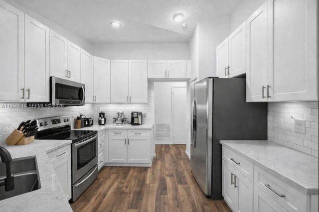 4201 SW 78th Dr, Davie, FL 33328