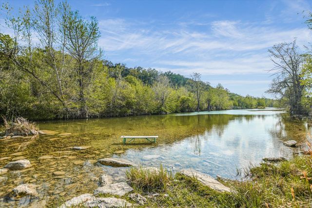 1935 Wayside DR, Wimberley, TX 78676