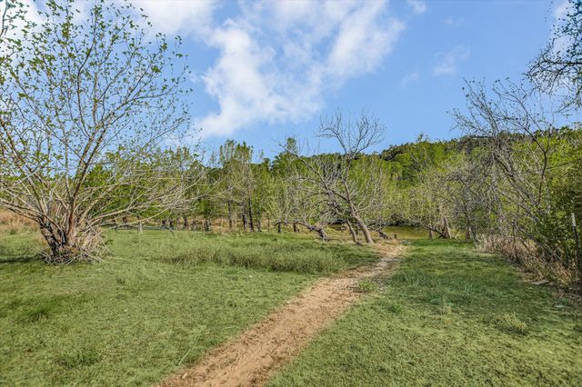 1935 Wayside DR, Wimberley, TX 78676