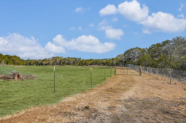 1935 Wayside DR, Wimberley, TX 78676
