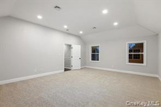 11 Evelyn Court, Syosset, NY 11791