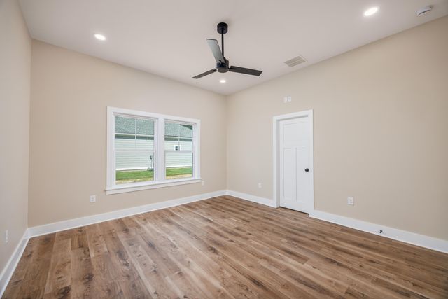 14 Shebbi Lane, Freeport, FL 32439