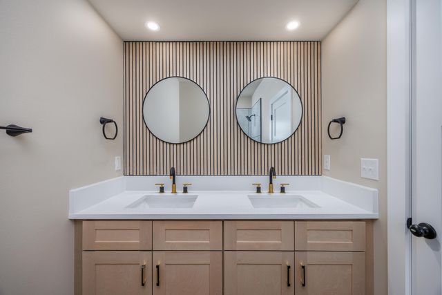 14 Shebbi Lane, Freeport, FL 32439