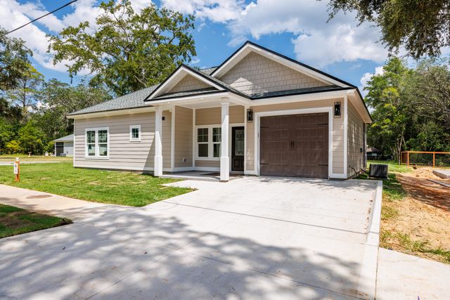 14 Shebbi Lane, Freeport, FL 32439