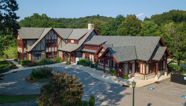 68 Burns Place, Briarcliff Manor, NY 10510
