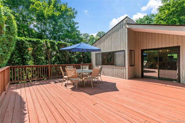 68 Burns Place, Briarcliff Manor, NY 10510