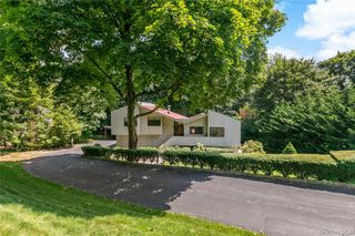 68 Burns Place, Briarcliff Manor, NY 10510