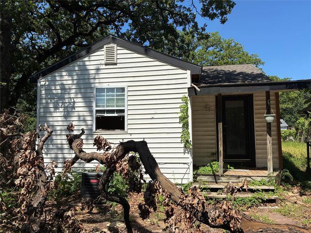 2928 Hiawatha Trail, Lake Worth, TX 76135