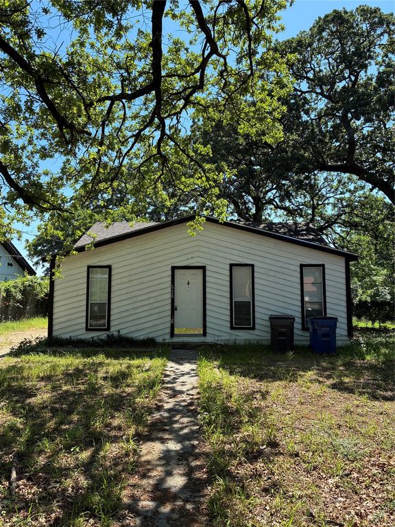 2928 Hiawatha Trail, Lake Worth, TX 76135