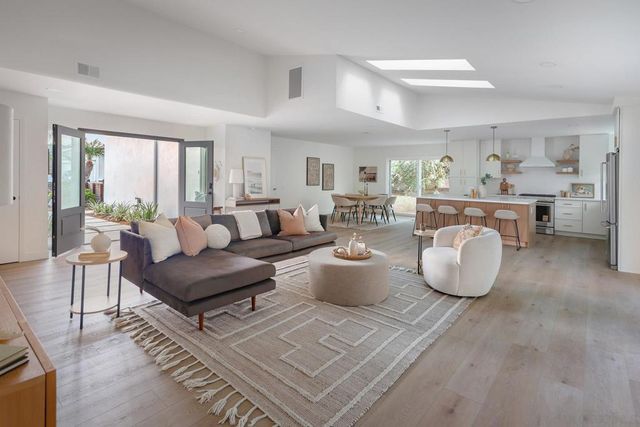 1028 Daisy Ave, Carlsbad, CA 92011