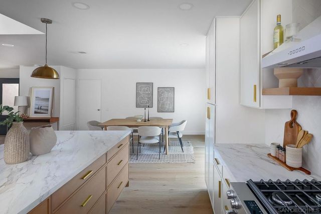 1028 Daisy Ave, Carlsbad, CA 92011